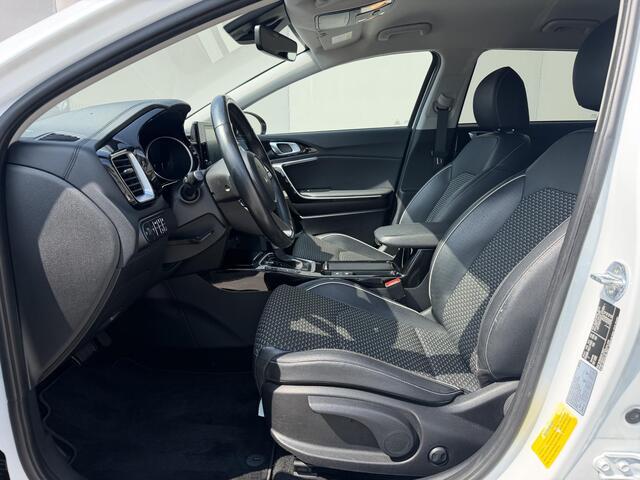 KIA CEE D Ceed Sportswagon 1.6 GDI PHEV DynamicLine / Fabrieksgarantie tot 1-2030 / Dealer Onderhouden / Trekhaak Afneembaar / Adaptieve Cruise / Navigatie via Apple Carplay & Android Auto / Keyless / Elektr. Klep /