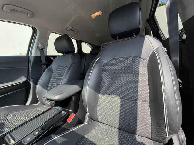 KIA CEE D Ceed Sportswagon 1.6 GDI PHEV DynamicLine / Fabrieksgarantie tot 1-2030 / Dealer Onderhouden / Trekhaak Afneembaar / Adaptieve Cruise / Navigatie via Apple Carplay & Android Auto / Keyless / Elektr. Klep /