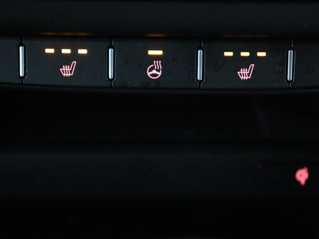 KIA CEE D Ceed 1.5 T-GDi GT-PlusLine | Panoramadak | Trekhaak | Stoelverwarming | Leder/Alcantara | JBL Sound | Carplay | Adaptive cruise | Sportstoelen | Achterbankverwarming | Keyless | Navigatie | Camera | Memory | Side Assist