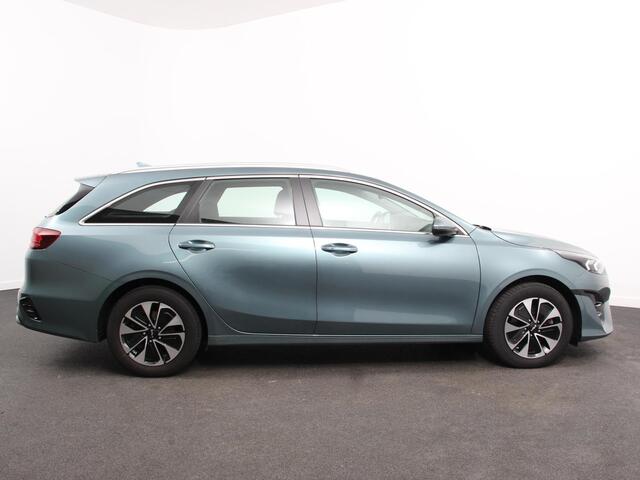 KIA CEE D Ceed Sportswagon 1.6 GDI PHEV Automaat DynamicPlusLine Navigatie Apple Carplay Android Auto Camera Parkeersensoren Adaptive Cruise Control Stoel- en stuurverwarming Climate Control Lichtmetalen velgen
