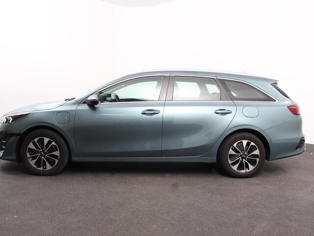 KIA CEE D Ceed Sportswagon 1.6 GDI PHEV Automaat DynamicPlusLine Navigatie Apple Carplay Android Auto Camera Parkeersensoren Adaptive Cruise Control Stoel- en stuurverwarming Climate Control Lichtmetalen velgen