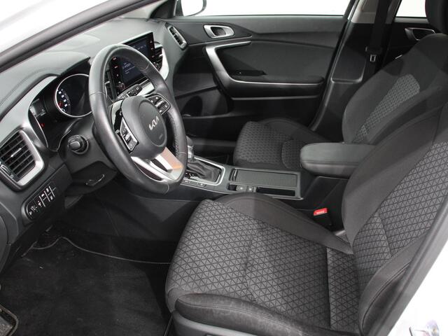 KIA CEE D Ceed Sportswagon 1.5 T-GDi 160pk Automaat DynamicLine Climate control Adaptieve cruise control Stuurverwarming Stoelverwarming Navigatie Apple Carplay/ Android Auto Lichtmetalen velgen Achteruitrijcamera