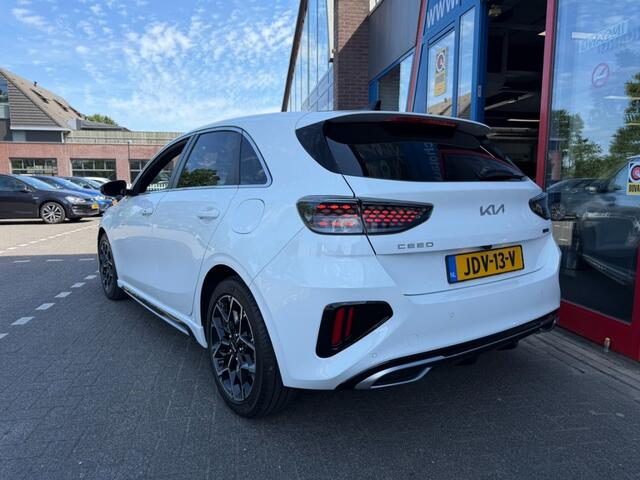 KIA CEE D 1.5 T-GDI GT Line Panodak Navi Carplay Airco(ECC)