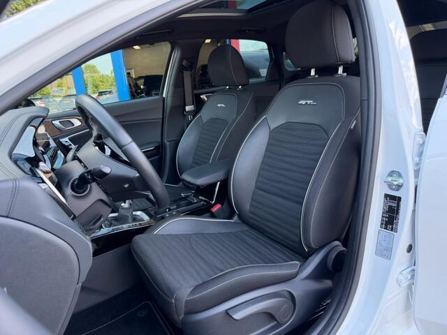 KIA CEE D 1.5 T-GDI GT Line Panodak Navi Carplay Airco(ECC)