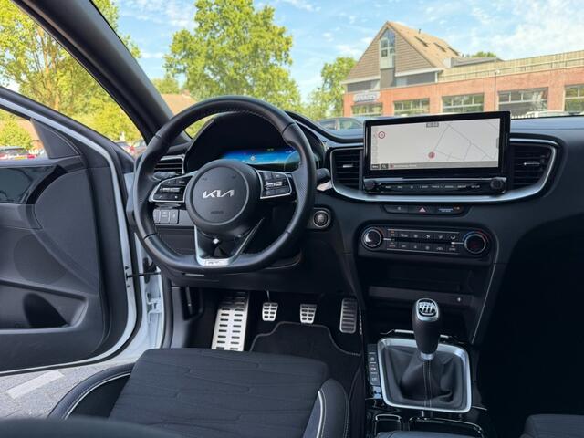 KIA CEE D 1.5 T-GDI GT Line Panodak Navi Carplay Airco(ECC)