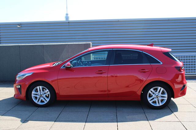 KIA CEE D Ceed 1.4 T-GDi DynamicPlusLine AUTOMAAT STOEL- STUURVERWARMING, EXTRA GETINT GLAS, NAVIGATIE