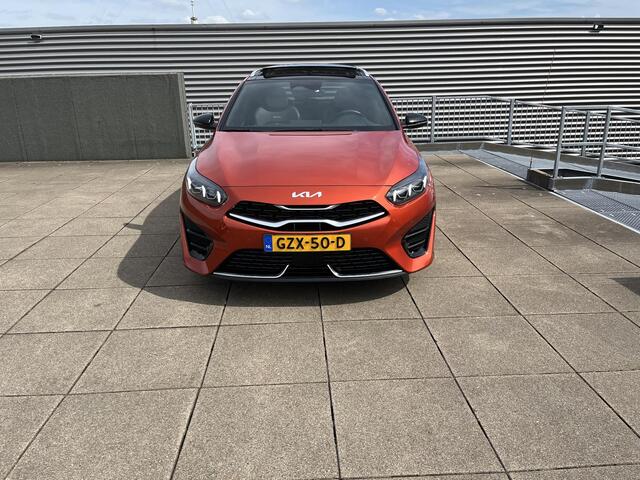 KIA CEE D Ceed Sportswagon 1.5 T-GDi GT-Line AUTOMAAT NETTO DEAL!! FAMILIE- VAKANTIEAUTO MET TREKHAAK