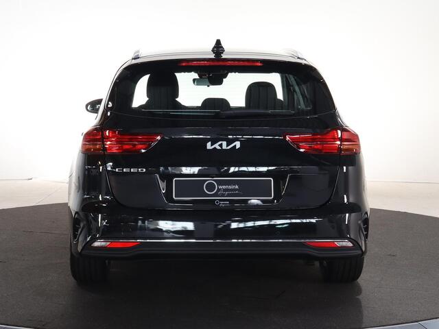 KIA CEE D Ceed SW 1.0 T-GDi ComfortLine | Klimaatregeling | Dakrails | Cruise control | Achteruitrijcamera | Navigatie |