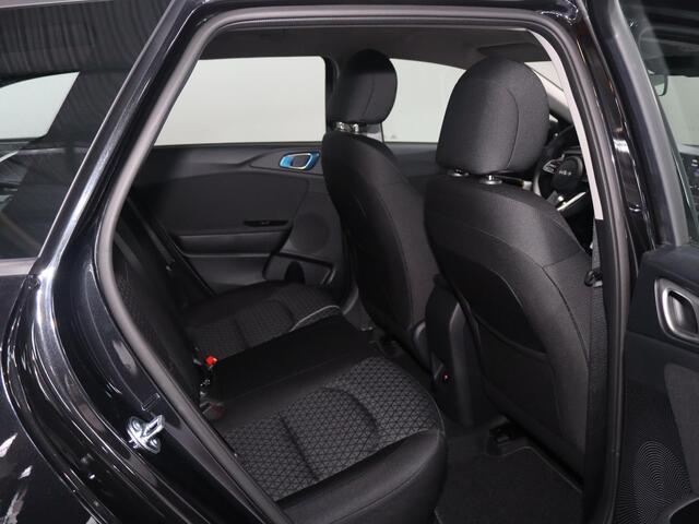 KIA CEE D Ceed SW 1.0 T-GDi ComfortLine | Klimaatregeling | Dakrails | Cruise control | Achteruitrijcamera | Navigatie |