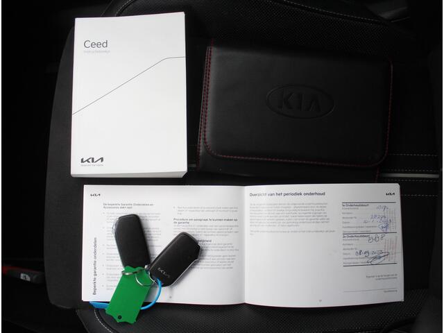 KIA CEE D Ceed Sportswagon 1.0 T-GDi GT-Line CLIMATE | CAMERA | CARPLAY | LED | STOEL/STUURVERW | ELECAKLEP | LMV17 | AFNBTRHAAK | PANODAK