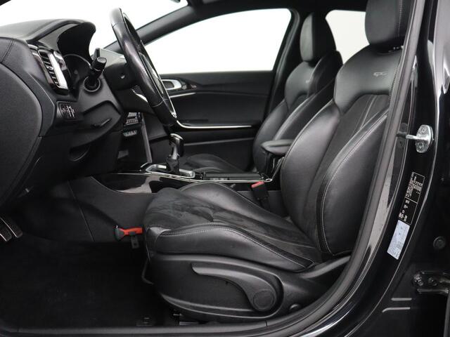 KIA CEE D Ceed Sportswagon 1.5 T-GDi GT-Line Business Edition | Leder/ alcantara | Stuur/stoel verwarming | Carplay | Camera | Park assist | Climate control | Trekhaak