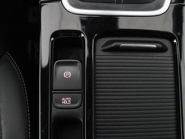 KIA CEE D Ceed Sportswagon 1.5 T-GDi GT-Line Business Edition | Leder/ alcantara | Stuur/stoel verwarming | Carplay | Camera | Park assist | Climate control | Trekhaak