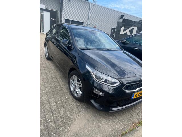 KIA CEE D Ceed 1.0 T-GDi DynPlusLine, Camera! Carplay! Half Leder! VERWACHT!