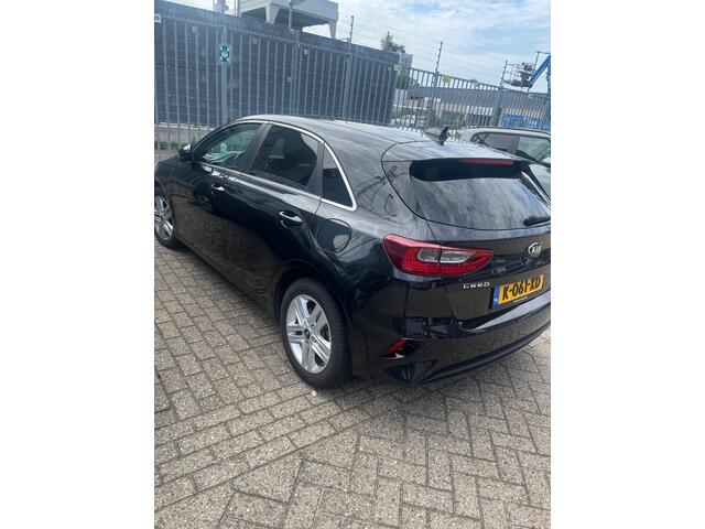 KIA CEE D Ceed 1.0 T-GDi DynPlusLine, Camera! Carplay! Half Leder! VERWACHT!