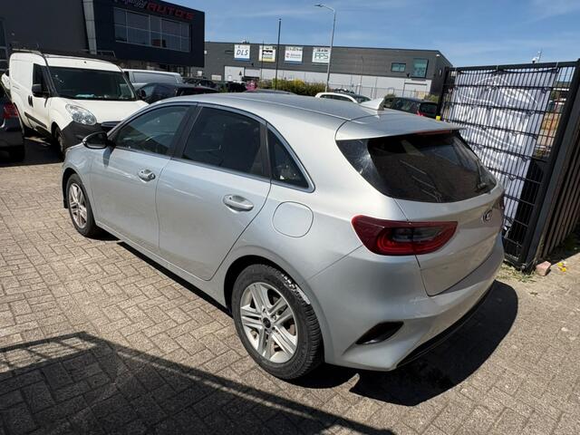 KIA CEE D Ceed 1.6 CRDi DynamicL. / KABELBOOM STUK / KOOPJE