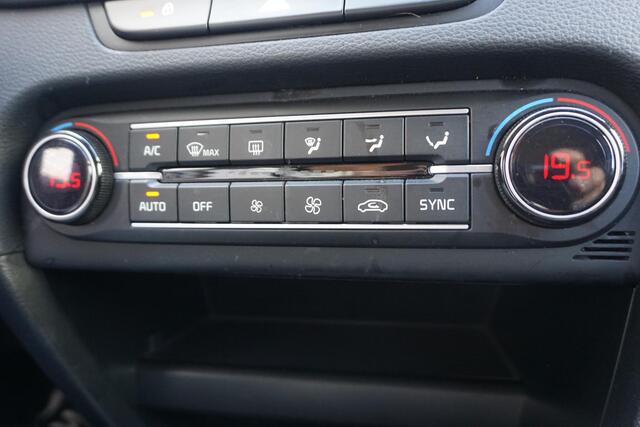 KIA CEE D Ceed Sportswagon 1.0 T-GDi 120PK Hybrid/Automaat/Trekhaak/ Dealeronderhouden/Metallic lak.