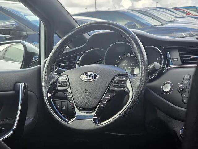 KIA CEE D cee'd Sportswagon 1.0 T-GDi GT-Line | Panorama | Trekhaak | Xenon | Navi | Cruise control | Climate control