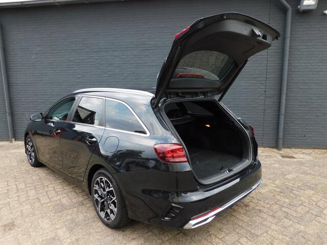 KIA CEE D Ceed Sportswagon 1.5 T-GDi GT-PlusLine 1e EIGENAAR! CARPLAY/ANDROID! PANOSCHUIFDAK! CAMERA! STOELVERW! CLIMA!