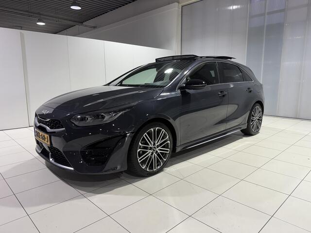 KIA CEE D Ceed 1.5 T-GDi GT-PlusLine AUTOMAAT, Schuif kantel dak, 18 inch, Stoel en Stuur verwarming, Apple Carplay/Android Auto.