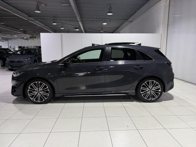 KIA CEE D Ceed 1.5 T-GDi GT-PlusLine AUTOMAAT, Schuif kantel dak, 18 inch, Stoel en Stuur verwarming, Apple Carplay/Android Auto.