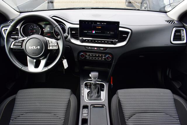 KIA CEE D Ceed Sportswagon 1.5 T-GDi DynamicLine Automaat | Trekhaak | Navi | Camera | Adaptieve Cruise Control | Tot 10Jr. Kia-Garantie |
