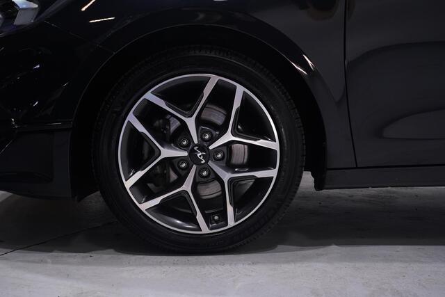 KIA CEE D Ceed Sportswagon 1.0 T-GDi MHEV DynamicPlusLine 1e eigen. NAP 17"-lmv PDC achter camera Navigatie half lederen bekleding APPLE-carplay DAB-ontvangst lane-assist stoel/stuur-verwarming ACC dakrail-allu electrische-achterklep private-glas LED-verlichting