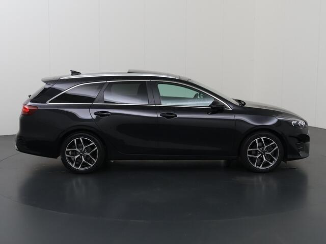 KIA CEE D Ceed Sportswagon 1.6 GDI PHEV ExecutiveLine | Trekhaak Afneembaar | Nieuw Model | Panoramadak | Navigatie | Lederen Interieur | Stoelverwarming voor en achter | Ele.verstelbare stoel + geheugen | Camera | DAB | Stoelkoeling/verwarming |