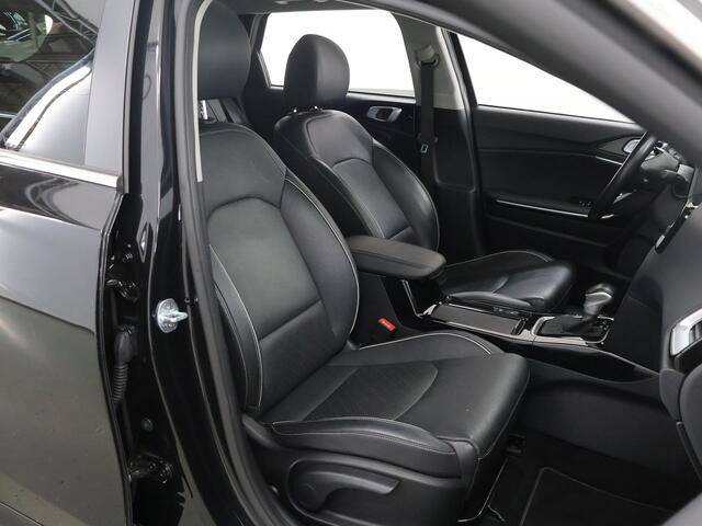KIA CEE D Ceed Sportswagon 1.6 GDI PHEV ExecutiveLine | Trekhaak Afneembaar | Nieuw Model | Panoramadak | Navigatie | Lederen Interieur | Stoelverwarming voor en achter | Ele.verstelbare stoel + geheugen | Camera | DAB | Stoelkoeling/verwarming |