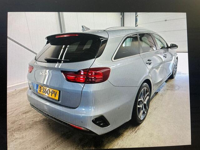 KIA CEE D Ceed Sportswagon 1.0 T-GDi ExecLine STOEL&STUUR VERW. / PANODAK / VIRTUAL.COCKPIT / GROOT.NAVI / FULL.LED