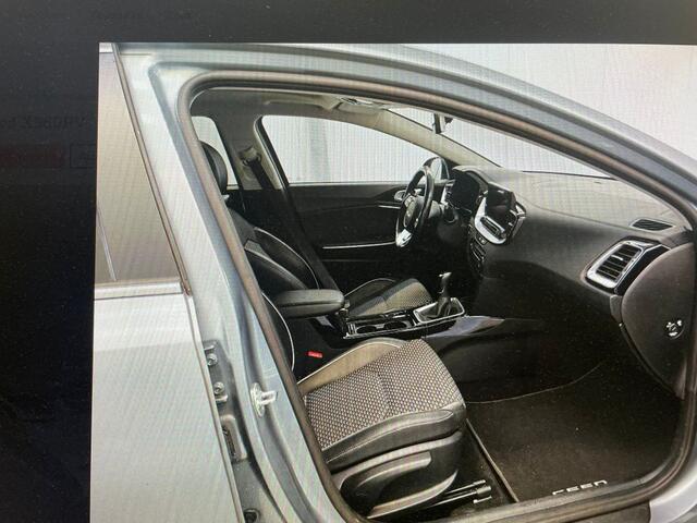KIA CEE D Ceed Sportswagon 1.0 T-GDi ExecLine STOEL&STUUR VERW. / PANODAK / VIRTUAL.COCKPIT / GROOT.NAVI / FULL.LED