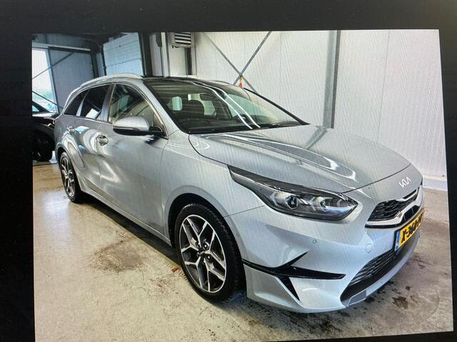 KIA CEE D Ceed Sportswagon 1.0 T-GDi ExecLine STOEL&STUUR VERW. / PANODAK / VIRTUAL.COCKPIT / GROOT.NAVI / FULL.LED