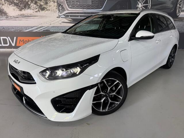 KIA CEE D 1.6 GDI PHEV / DynamicLine / Elektrische achterklep / Trekhaak / Carplay / incl. onderhoudsbeurt.