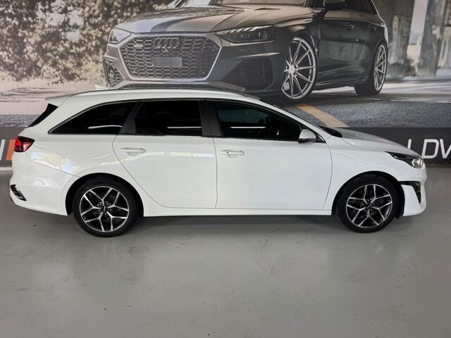 KIA CEE D 1.6 GDI PHEV / DynamicLine / Elektrische achterklep / Trekhaak / Carplay / incl. onderhoudsbeurt.