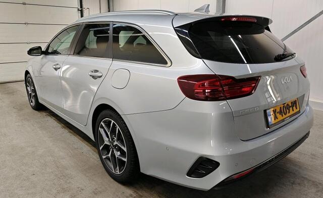 KIA CEE D Ceed Sportswagon 1.0 T-GDi ExecutiveLine Panoramadak Camera JBL Audio Stoelverwarming Stuurverwarming Parkeersensoren Extra getint Glas Navigatie Carplay Android Auto 17 Inch Velgen NL Auto