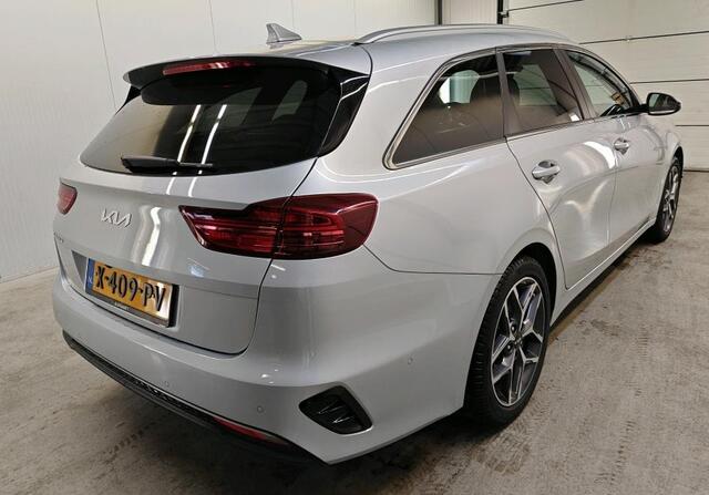 KIA CEE D Ceed Sportswagon 1.0 T-GDi ExecutiveLine Panoramadak Camera JBL Audio Stoelverwarming Stuurverwarming Parkeersensoren Extra getint Glas Navigatie Carplay Android Auto 17 Inch Velgen NL Auto
