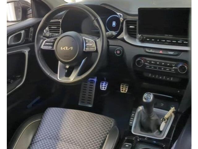 KIA CEE D Ceed Sportswagon 1.0 T-GDi ExecutiveLine Panoramadak Camera JBL Audio Stoelverwarming Stuurverwarming Parkeersensoren Extra getint Glas Navigatie Carplay Android Auto 17 Inch Velgen NL Auto