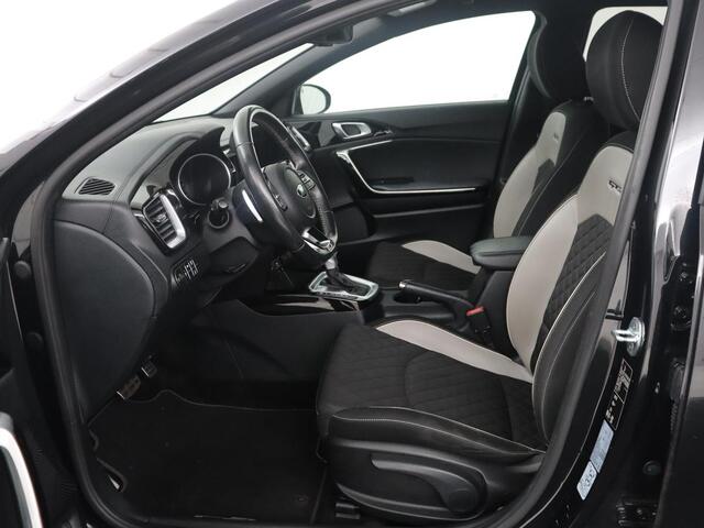 KIA CEE D Ceed Sportswagon 1.5 T-GDi MHEV GT-Line Edition | Cruise control | Trekhaak | Camera | Park assist | Carplay | Climate control | Full LED | 17" velgen