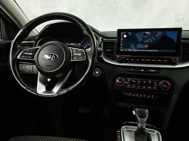 KIA CEE D Ceed 1.5 T-GDi DynamicPlusLine 160Pk Automaat (APPLE CARPLAY, GROOT NAVI, STUUR/STOELVERWARMING, SPORTSTOELEN, CAMERA, ADAPTIVE CRUISE, GETINT GLAS, NIEUWSTAAT)