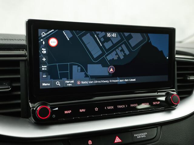 KIA CEE D Ceed 1.5 T-GDi DynamicPlusLine 160Pk Automaat (APPLE CARPLAY, GROOT NAVI, STUUR/STOELVERWARMING, SPORTSTOELEN, CAMERA, ADAPTIVE CRUISE, GETINT GLAS, NIEUWSTAAT)