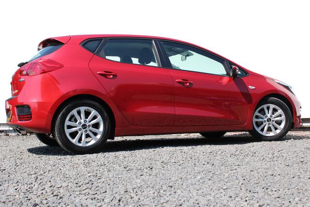 KIA CEE D Ceed 1.0 T-GDi ComfortPlusLine Navigator Trekhaak, 1e Eig. Carplay/Android Auto, Achteruitrijcamera, Airco