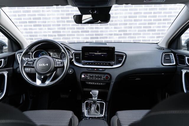 KIA CEE D Ceed Sportswagon 1.6 GDI PHEV DynamicPlusLine | Plug-in Hybrid (PHEV) | Achteruitrijcamera | Parkeersensoren | Stoelverwarming | Stuurverwarming | Navigatie | Apple Carplay | Android Auto | Keyless Entry | Cruise Control Adaptief | Dodehoekdetectie