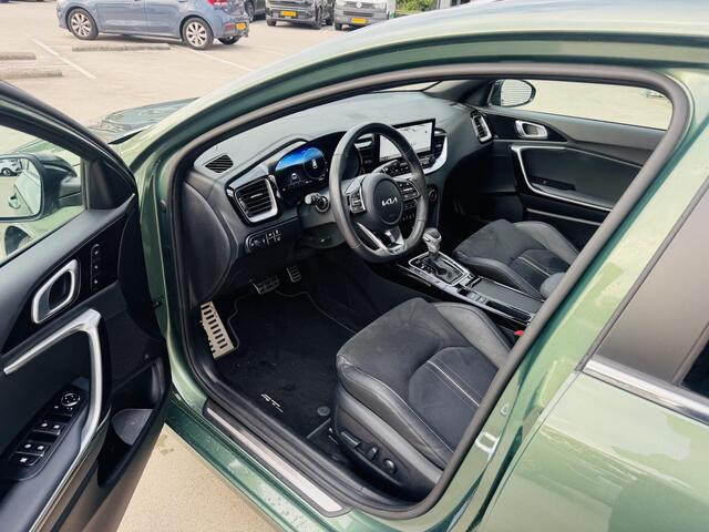 KIA CEE D Ceed Sportswagon 1.5 T-GDi GT-PlusLine Automaat|Panoramadak|Stoelen & Stuurwiel verwarmd|Dodehoekdetectie|PDC|LED|BTW-auto|1e Eigenaar