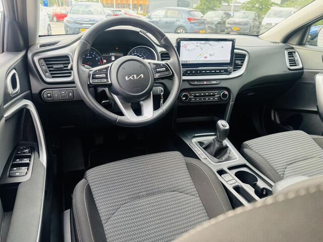 KIA CEE D Ceed Sportswagon 1.5 T-GDi DynamicLine Eerste Eigenaar | Trekhaak | Climate Control | Navigatie | Apple Carplay & Android Auto | Cruise Control