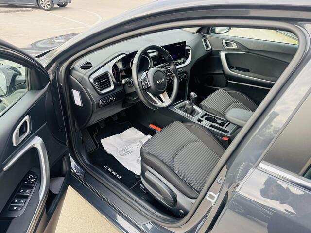 KIA CEE D Ceed Sportswagon 1.5 T-GDi DynamicLine Eerste Eigenaar | Trekhaak | Climate Control | Navigatie | Apple Carplay & Android Auto | Cruise Control