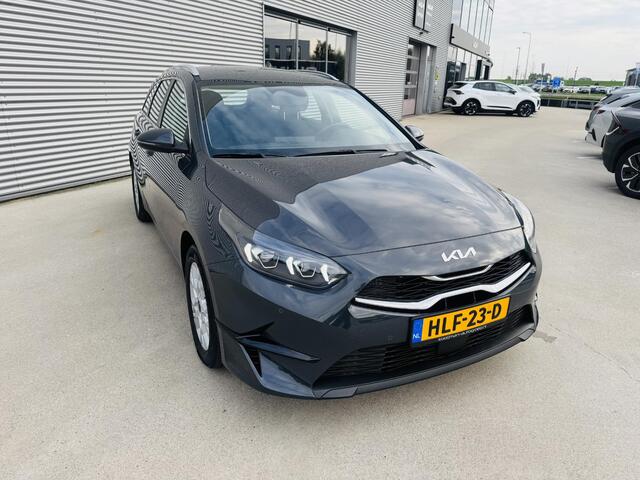 KIA CEE D Ceed Sportswagon 1.5 T-GDi DynamicLine Eerste Eigenaar | Trekhaak | Climate Control | Navigatie | Apple Carplay & Android Auto | Cruise Control