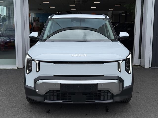 KIA EV2 Plus 42.2 kWh Direct uit Voorraad leverbaar | Actieprijs ¤. 29,890,= rijklaar inclusief inruilactie | Achteruitrijcamera |Stuurverwarming | Dodehoeksensor