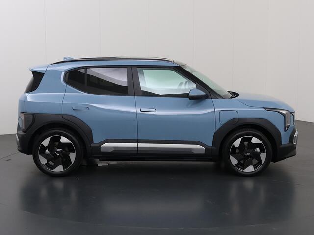 KIA EV2 Plus Advanced 42.2 kWh | Glazen schuif-/kanteldak | Harman Kardon | 18" lichtmetalen velgen | Stoel- en stuurwielverwarming |