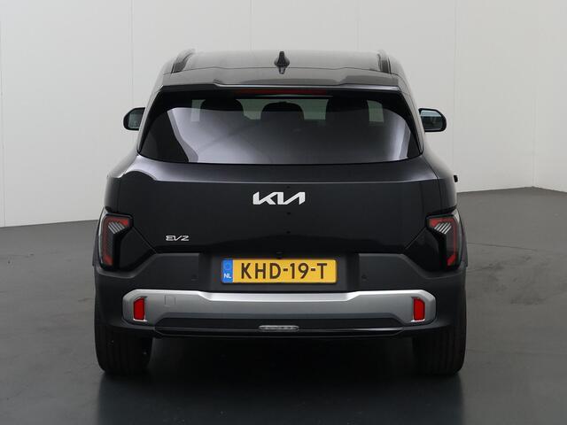 KIA EV2 Plus 42.2 kWh | Privacy Glass | Dual zone climate control | Stoel- en stuurwielverwarming | 18" lichtmetalen velgen | Regensensor |