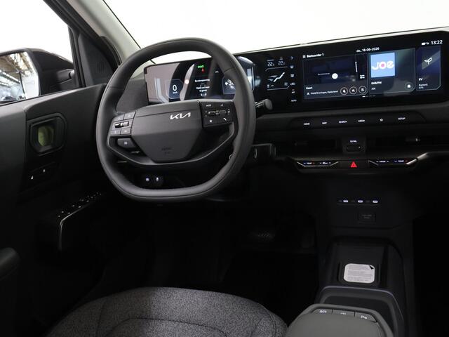 KIA EV2 Plus 42.2 kWh | Privacy Glass | Dual zone climate control | Stoel- en stuurwielverwarming | 18" lichtmetalen velgen | Regensensor |