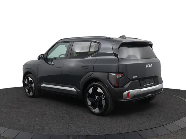 KIA EV2 Plus Advanced 42.2 kWh - Schuif-/Kanteldak - Elektrisch Verstelbare Bestuurdersstoel - Harman Kardon - Stoel-/Stuurverwarming - Fabrieksgarantie tot 2033